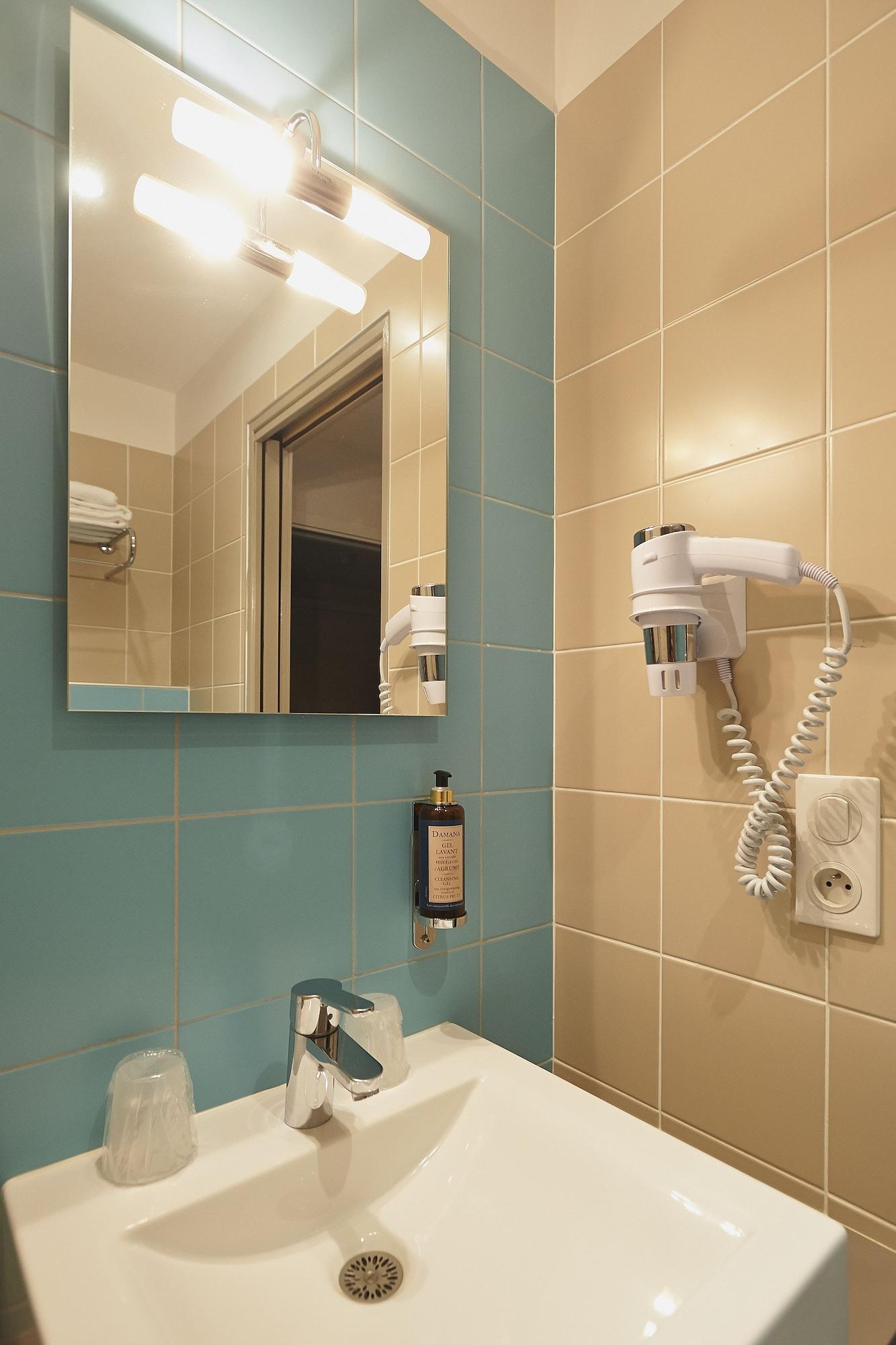 Cit'Hotel Les Alizes Limoges Bagian luar foto