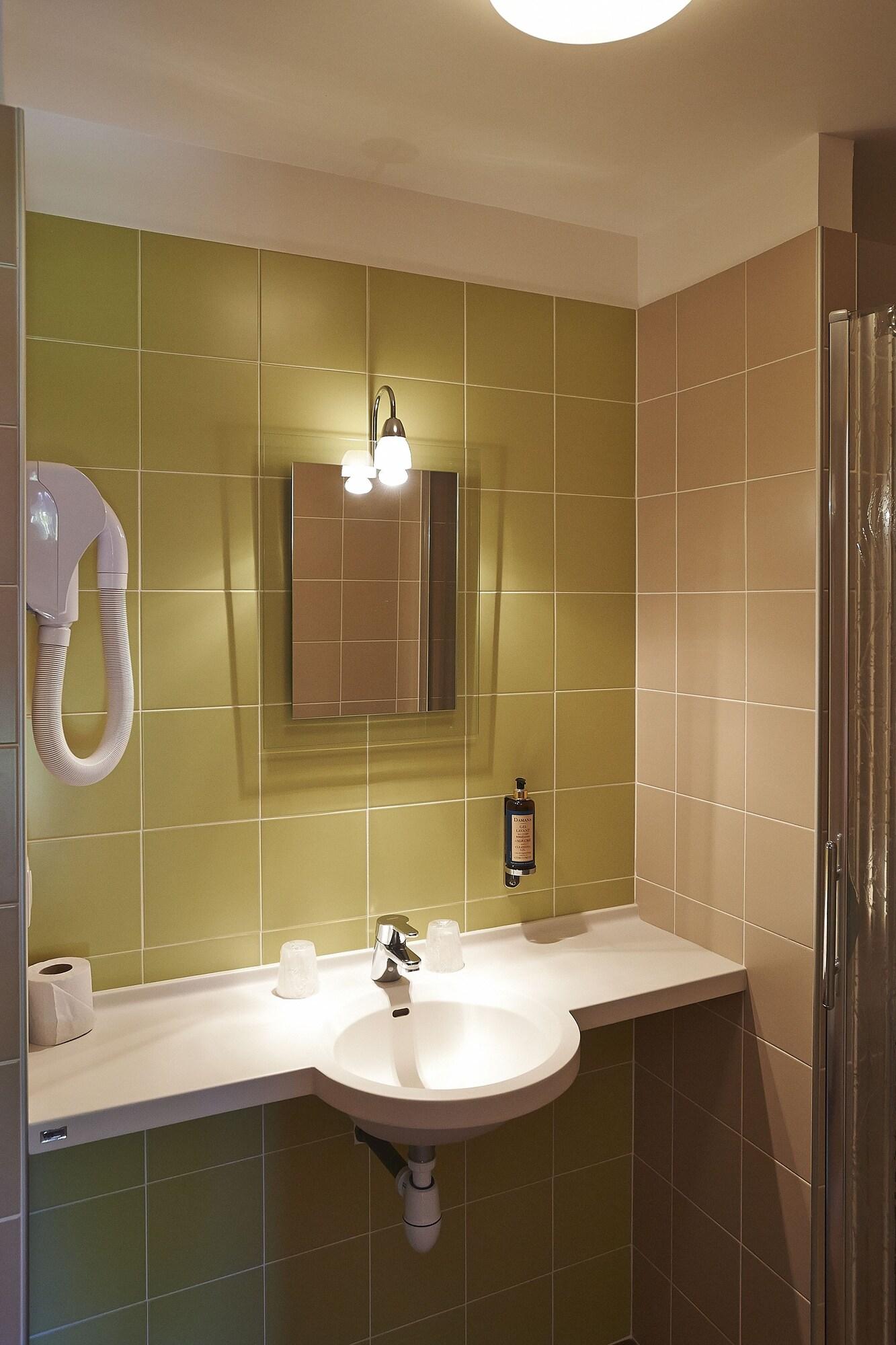 Cit'Hotel Les Alizes Limoges Bagian luar foto