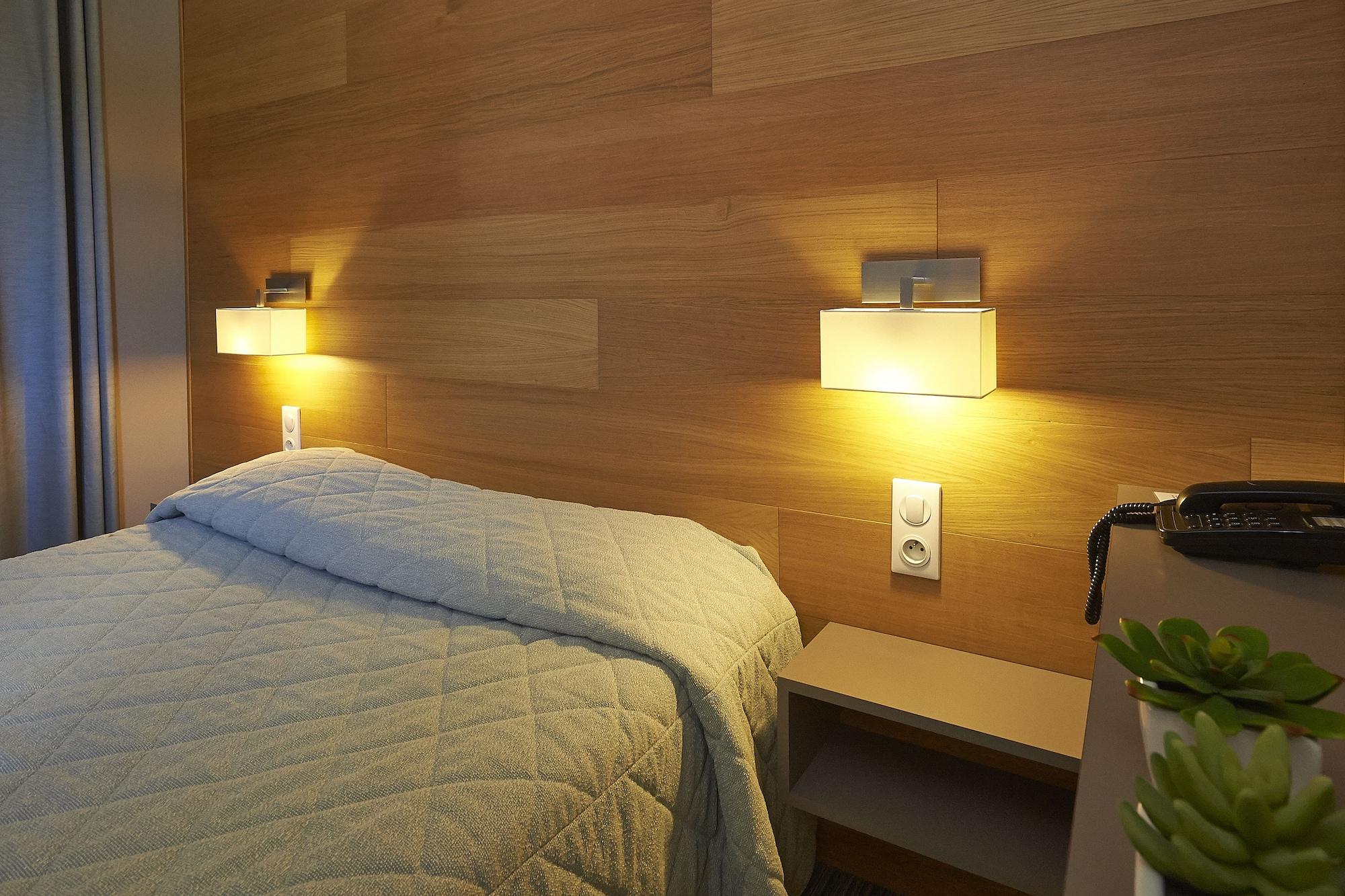 Cit'Hotel Les Alizes Limoges Bagian luar foto